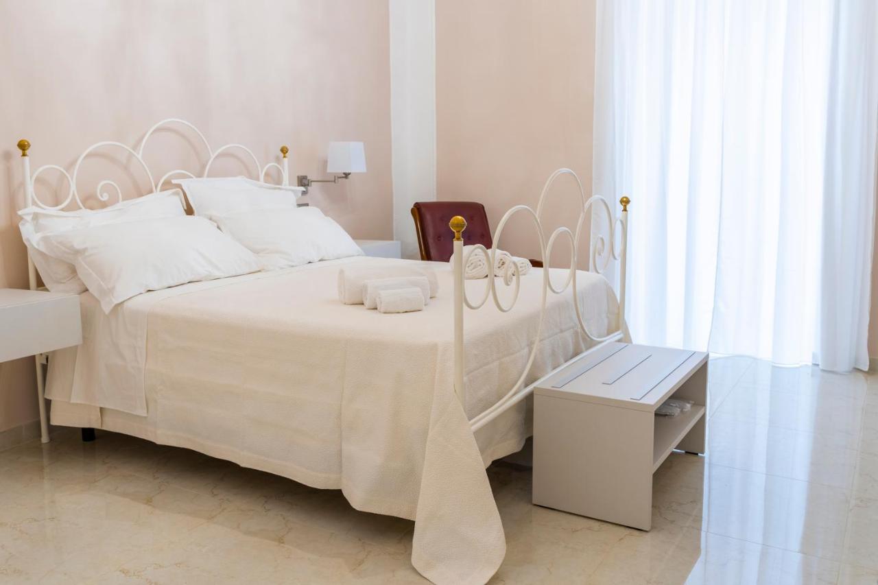 A Casa Dei Miei Otel San Pietro Vernotico Dış mekan fotoğraf