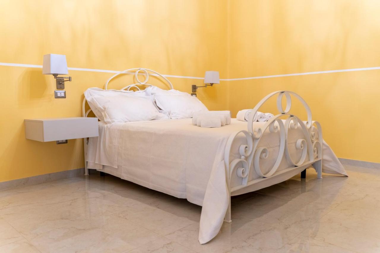 A Casa Dei Miei Otel San Pietro Vernotico Dış mekan fotoğraf