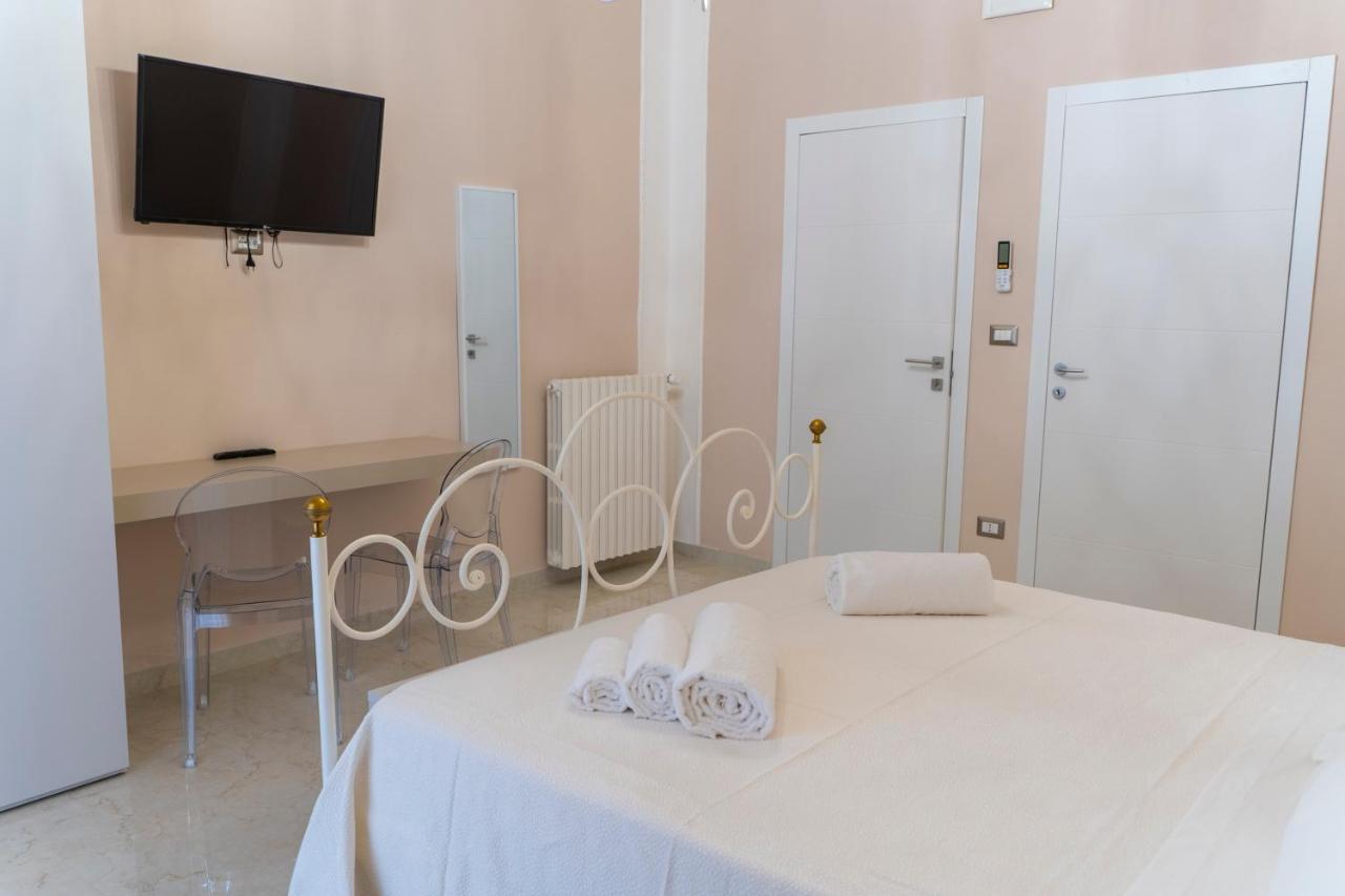 A Casa Dei Miei Otel San Pietro Vernotico Dış mekan fotoğraf